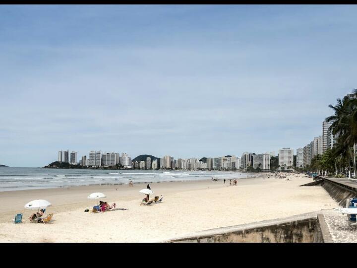 Pequeno E Aconchegante Meia Quadra Da Praia Apartment Guaruja Exterior photo